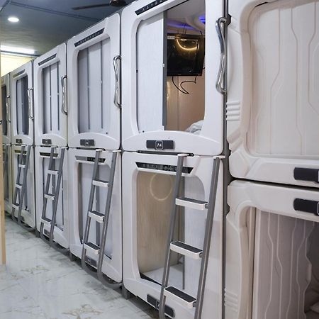 Hotel Astropods à Bombay Extérieur photo