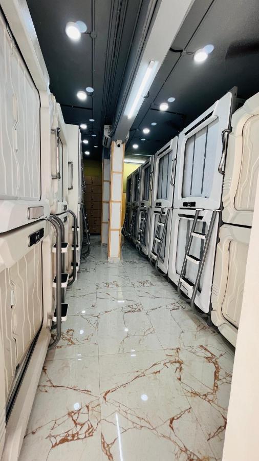Hotel Astropods à Bombay Extérieur photo